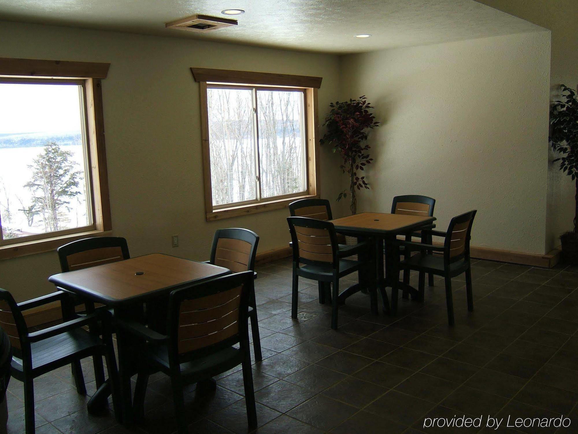 Holiday Inn Express Munising-Lakeview, An Ihg Hotel Restaurant bilde